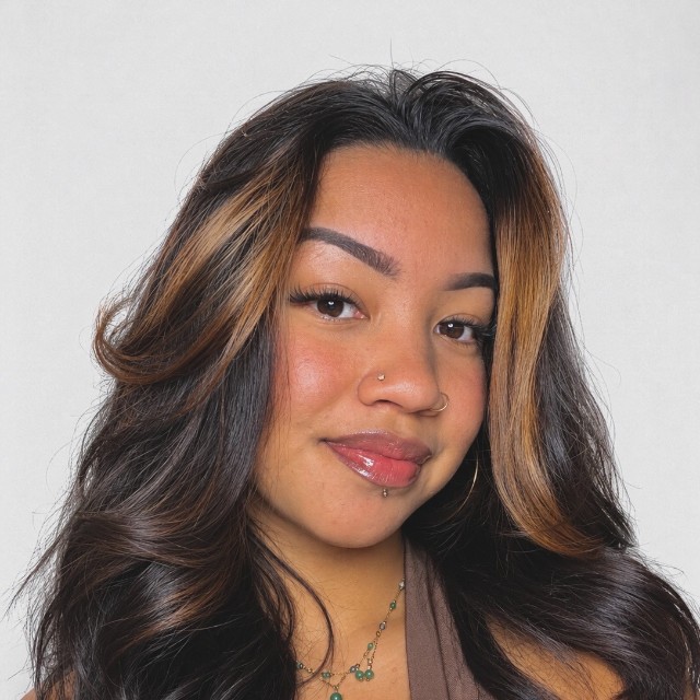 Noémie, praticienne chez Zoli Kaz Vanille